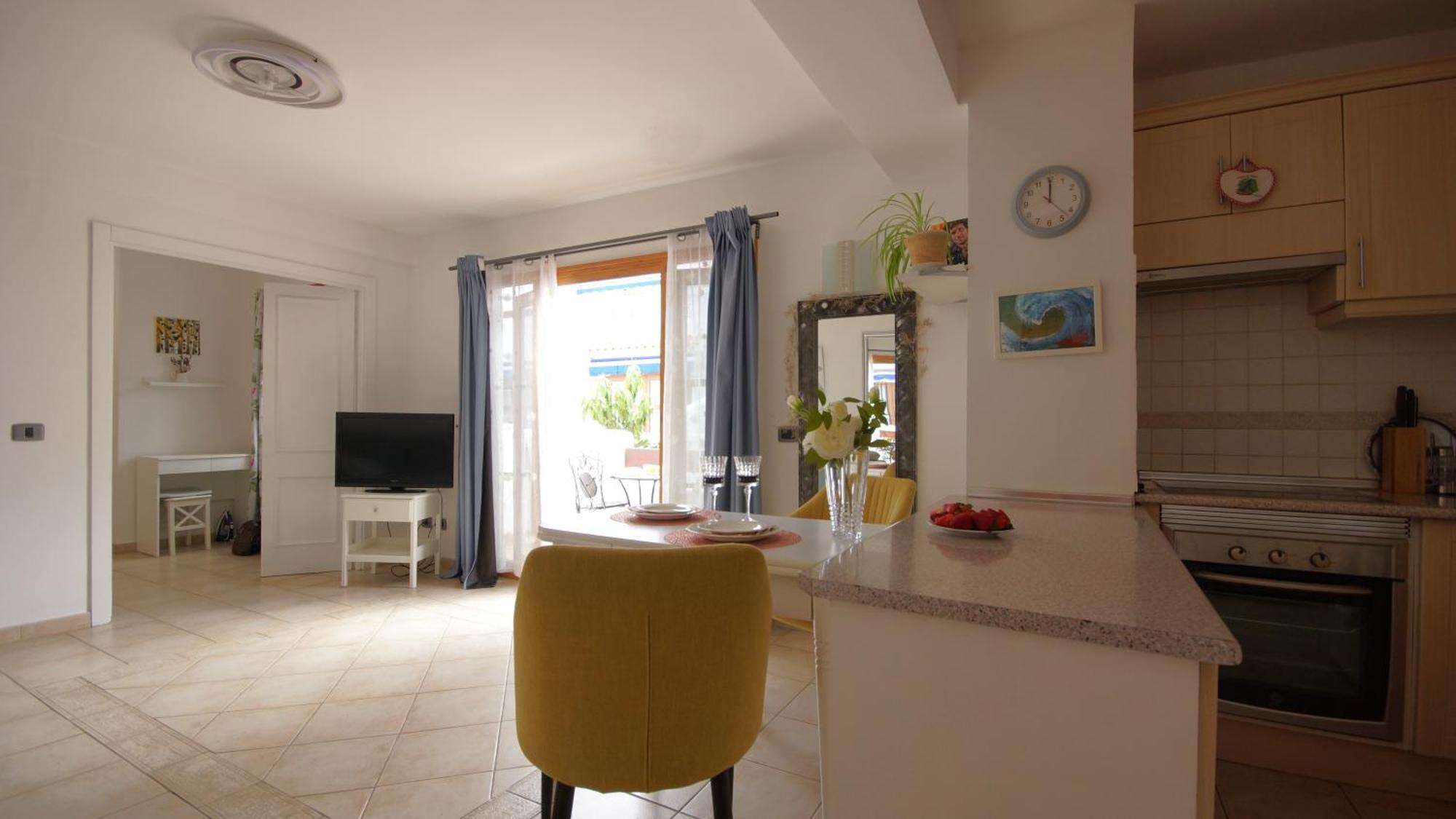 Apartamento Familiar Con Piscina Con Wi Fi En Los Cristianos ลอส กริสเตียนอส ภายนอก รูปภาพ